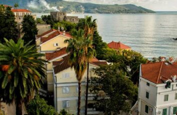 Туристическое лето 2025 в Черногории: средний сезон без прорыва, но с важными уроками