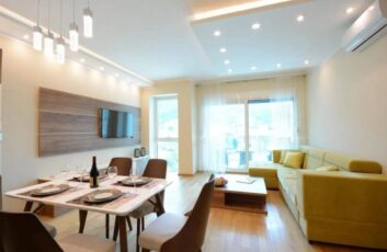 Продается солнечная квартира с 2 спальнями 63 кв.2