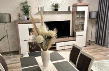 Сдается квартира с 2 спальнями в комплексе с бассейном в Пржно